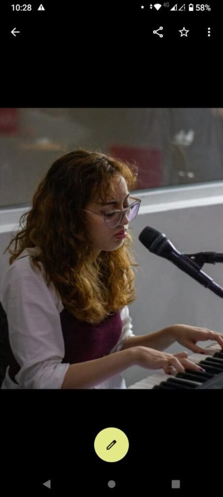 Registro da trajetória de Júlia Ramalho